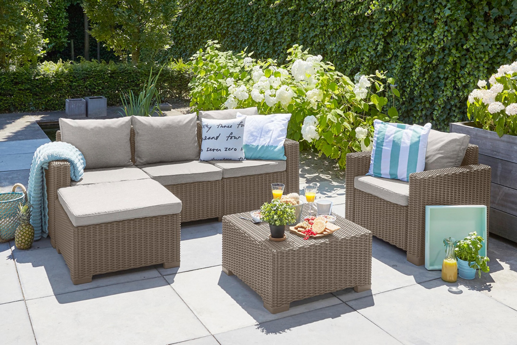 Piekny nowoczesny balkon